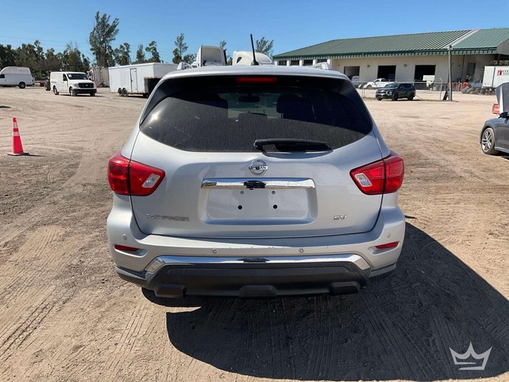 2017-nissan-pathfinder-image-32