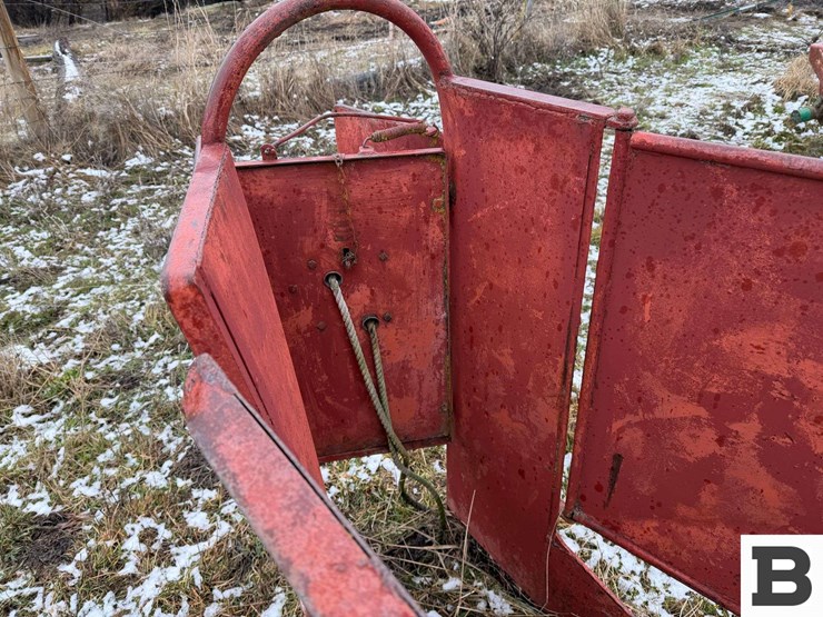 teco-products-58-calf-chute-image-10