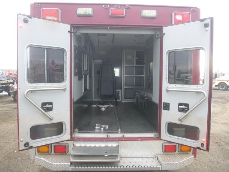 2014-ford-e350-image-7