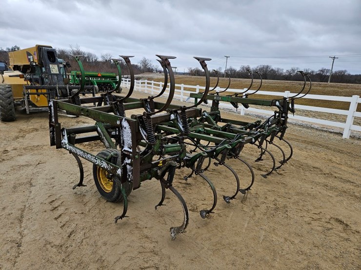 john-deere-1010-image-3