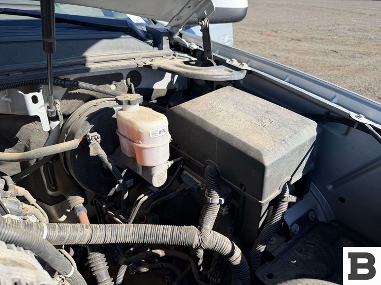 2011-chevrolet-tahoe-image-29