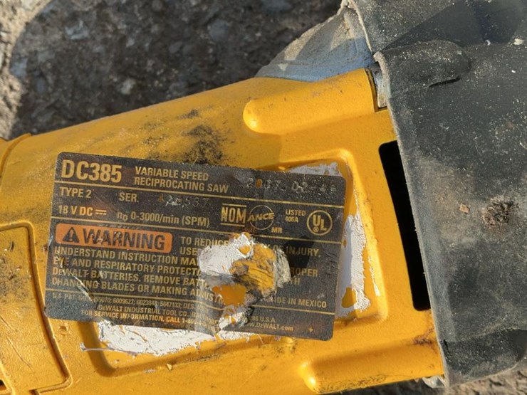 #104-•-dewalt-chainsaw-and-reciprocating-saw-image-33