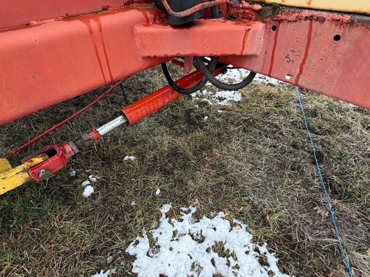 new-holland-1085-image-35