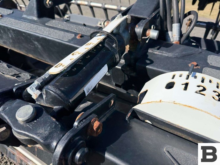 2014-mac-don-d65d-image-25