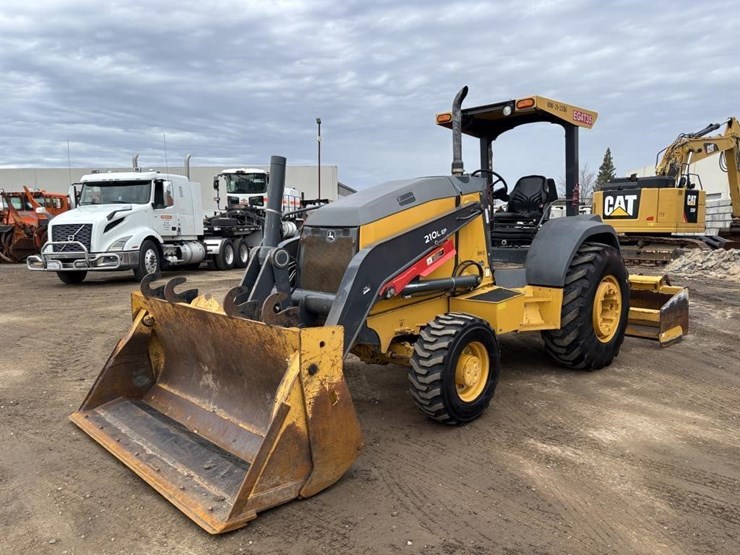 2018-deere-210lep-image-1