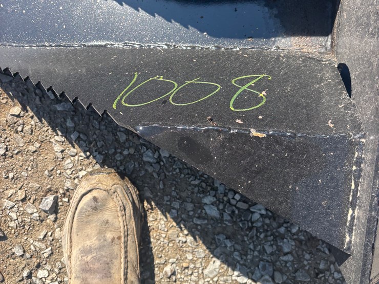 #1008-•-mini-universal-skid-steer-tree-spade-image-1