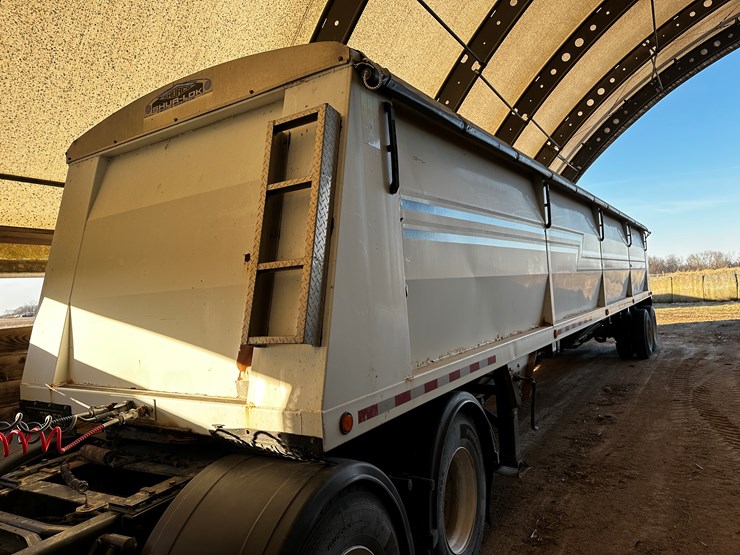 #209044-•-wheeler-hopper-bottom-trlr-image-1