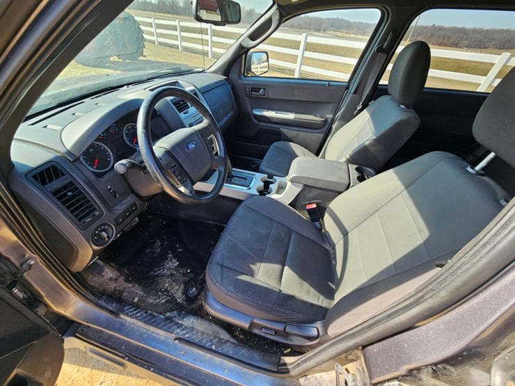 2012-ford-escape-image-15