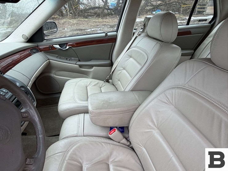 2001-cadillac-deville-sedan-image-19