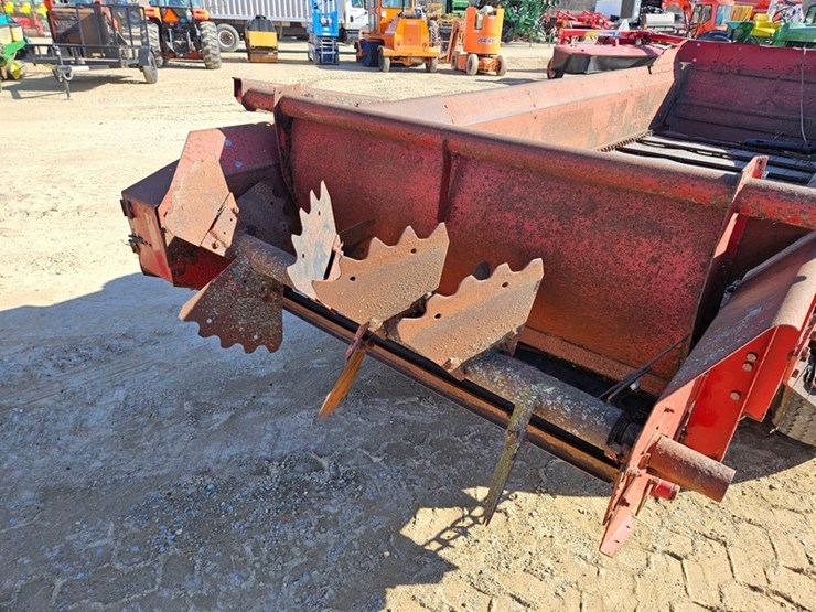 new-holland-185-image-18