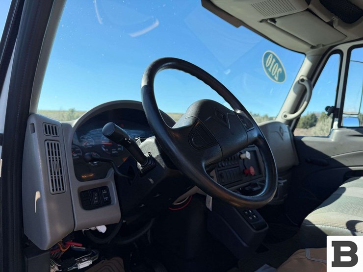 2010-international-durastar-4400-image-58