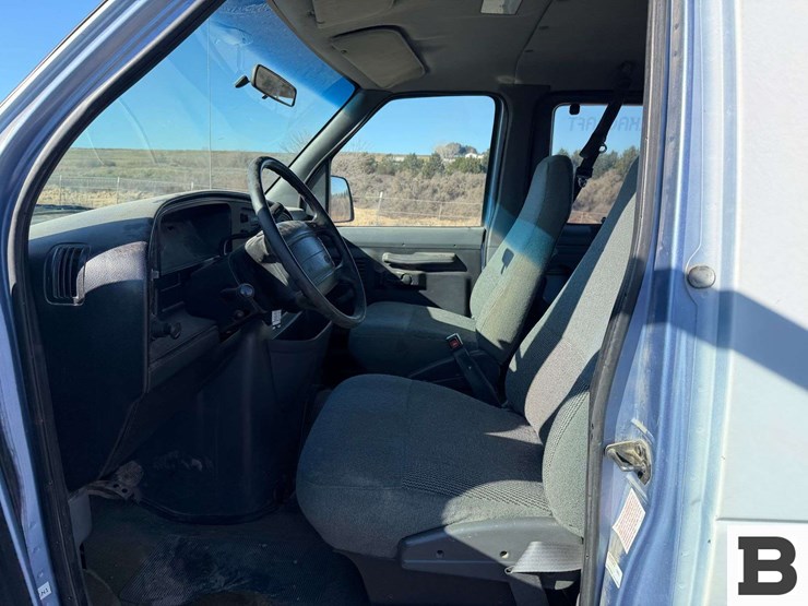 1995-ford-econoline-350-image-30