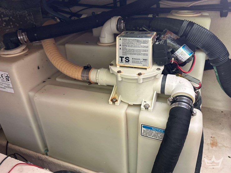 2006-sea-ray-sundancer-31ft-boat-w/-loadmaster-28ft-tri-axle-boat-trailer-image-12