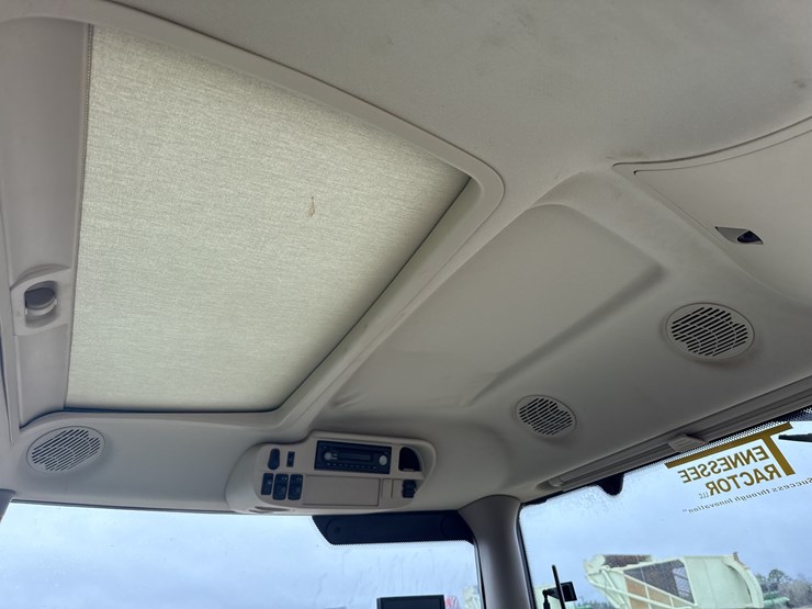 2016-john-deere-6155r-image-13