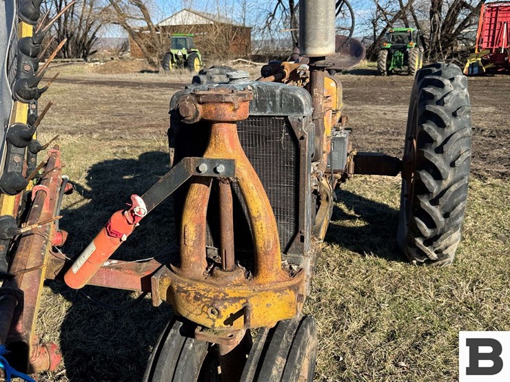international-harvester-h-tractor-image-10