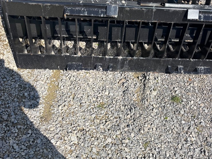 #1048-•-skid-steer-pull-style-cultivator-attachement-image-2