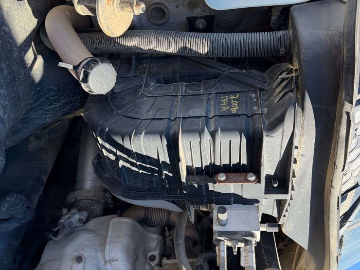 2014-freightliner-cascadia-125-image-46