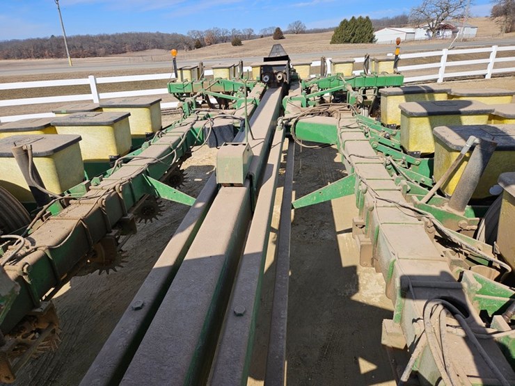 john-deere-7000-image-41