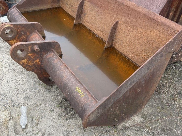 78in-excavator-bucket-image-1