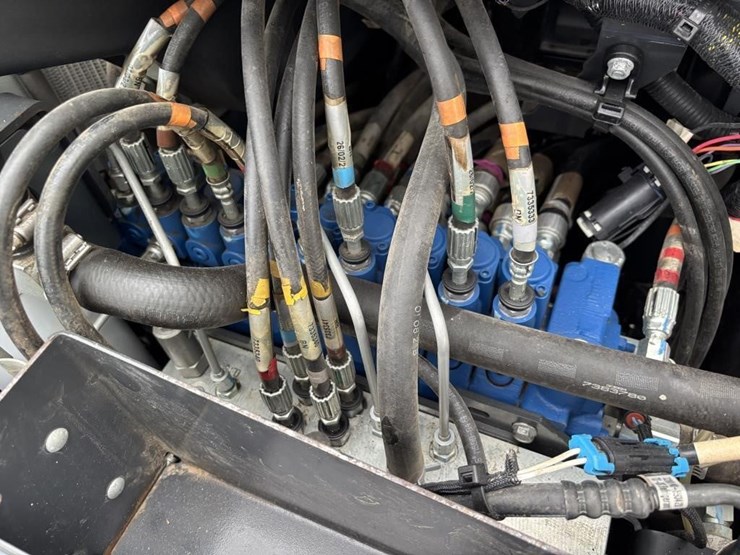 2021-bobcat-e60-image-50