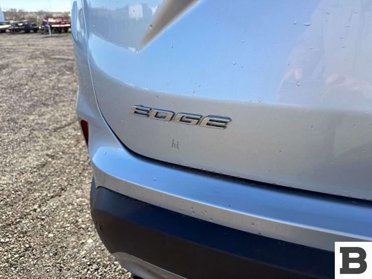 2019-ford-edge-image-15