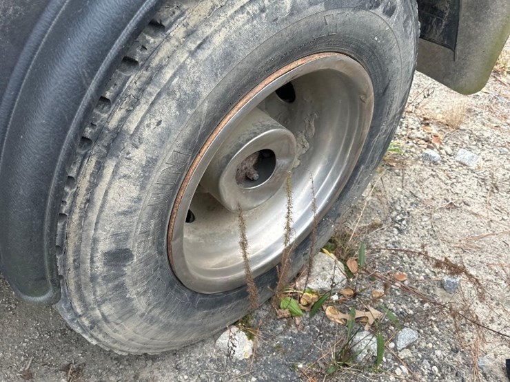 2000-ford-f750-image-8