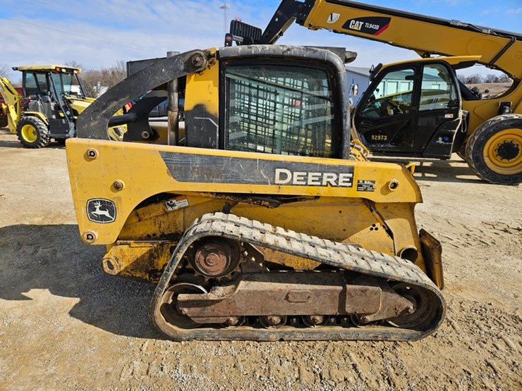 2007-deere-ct322-image-6