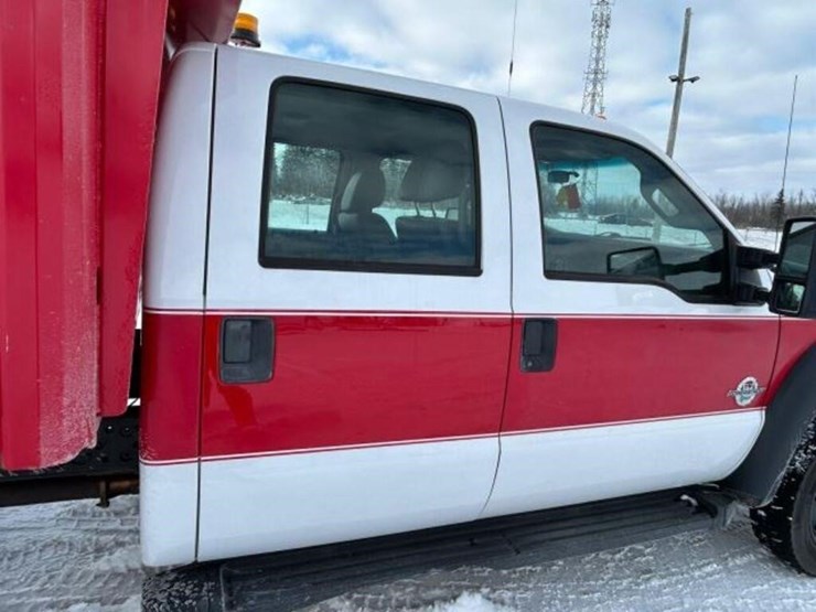 2015-ford-f550-xl-image-46