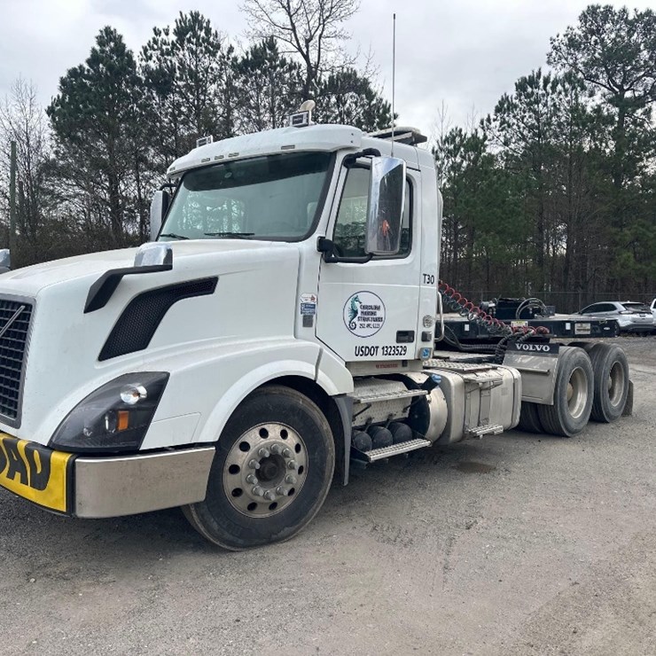 2017 VOLVO VNL64 T/A TRUCK TRACTOR