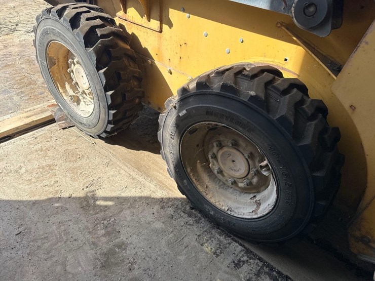 2017-john-deere-318-image-8