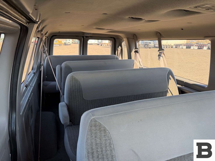 1999-ford-econoline-350-image-22