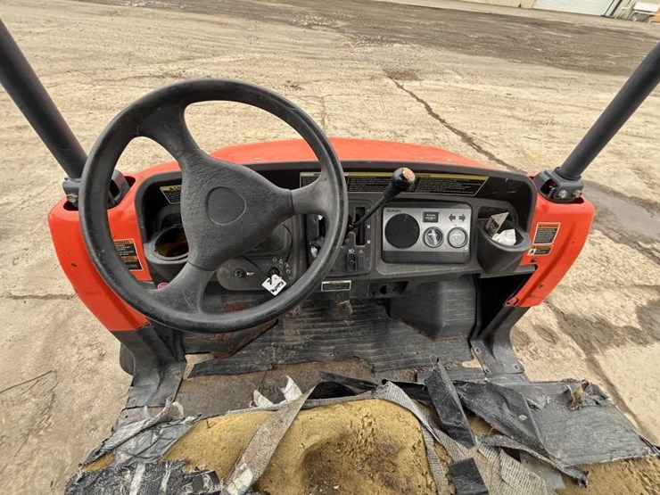 2011-kubota-rtv900-image-13