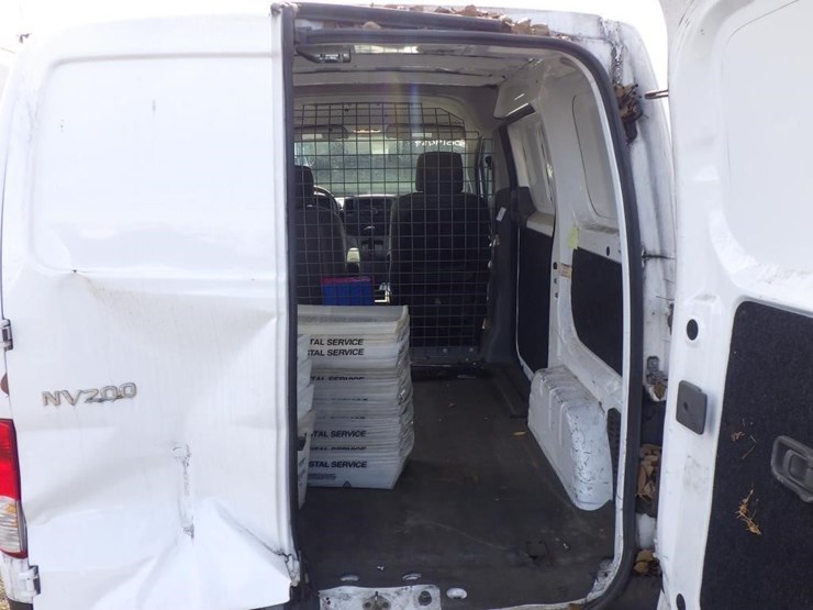 2017-nissan-nv200-image-9