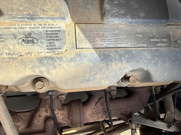 2003-mack-ch613-image-13