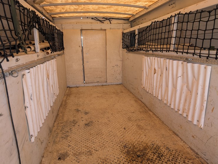 2010-chevrolet-express-3500-image-15