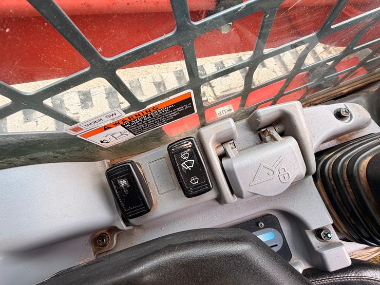 kubota-svl75-2-image-29