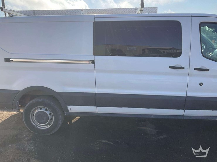 2016-ford-transit-image-24