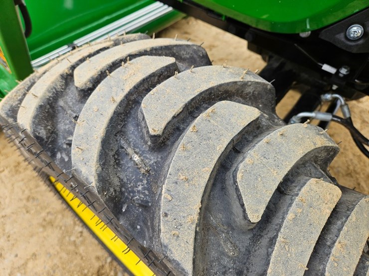 2025-john-deere-3032e-image-39