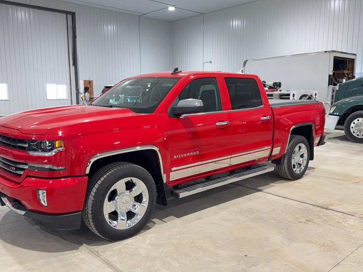 2018-chevrolet-silverado-1500-ltz-image-1