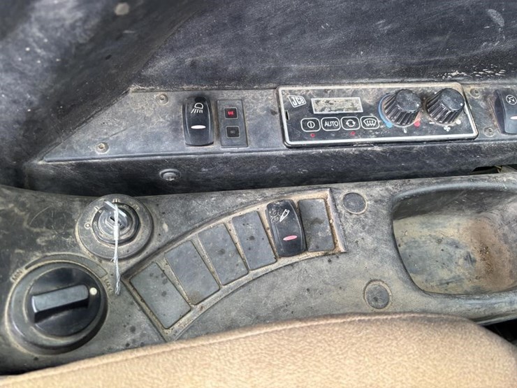 2012-jcb-js160-image-30