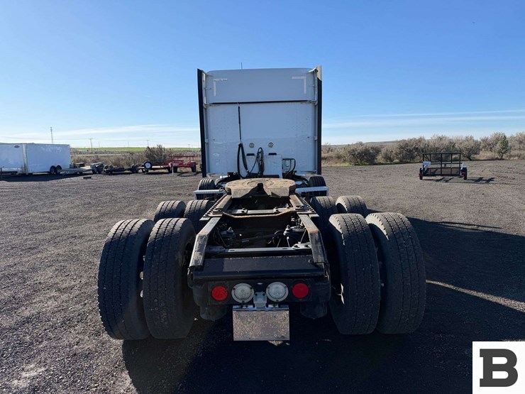 2019-kenworth-t680-image-4