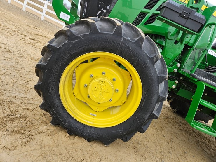 2024-john-deere-5067e-image-47