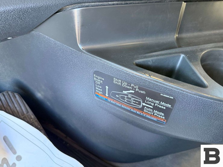 2019-freightliner-cascadia-126-image-61