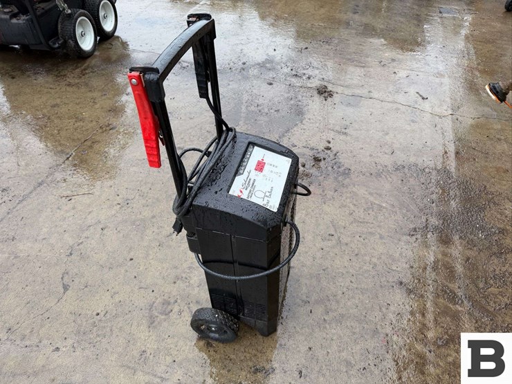 schumacher-battery-charger-image-3