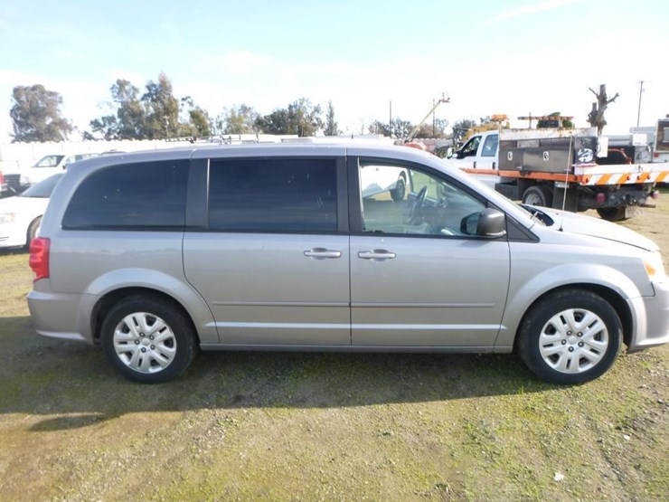 2014-dodge-grand-caravan-image-18