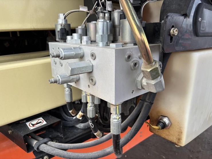 2018-jlg-450aj-image-40