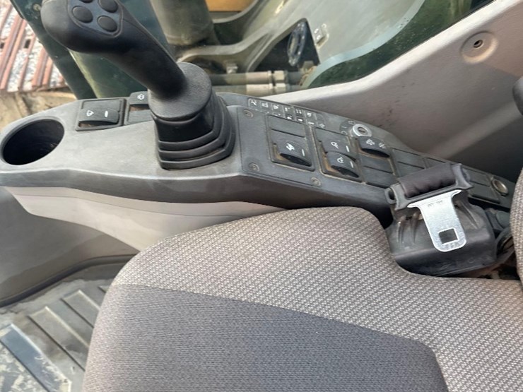 2014-volvo-ec250d-lr-image-18