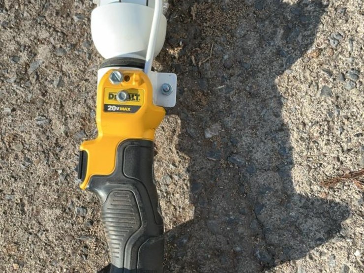 #105-•-dewalt-fan-and-led-light-image-16