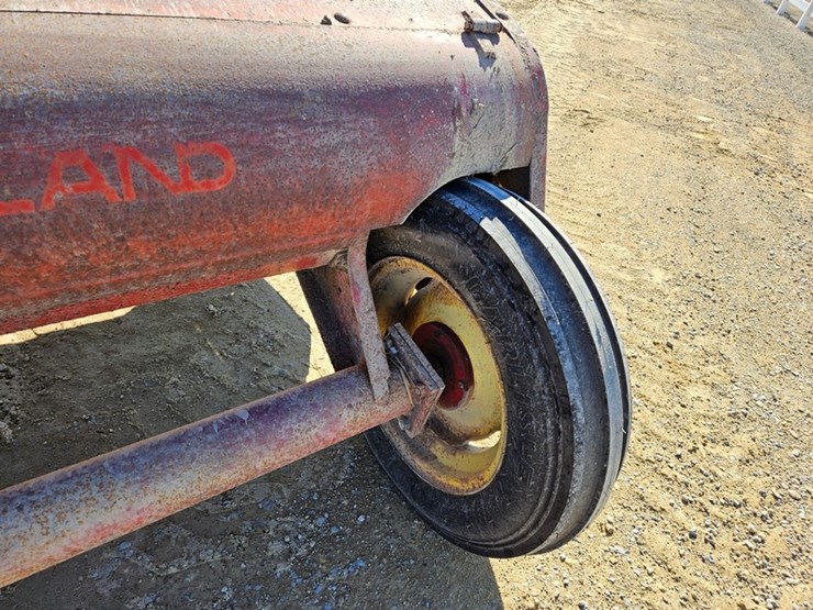 new-holland-33-image-13