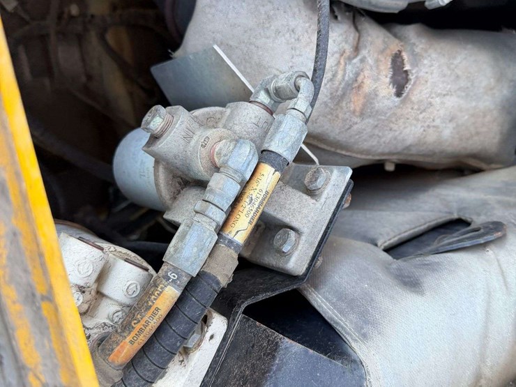 2004-bombardier-br275-image-33